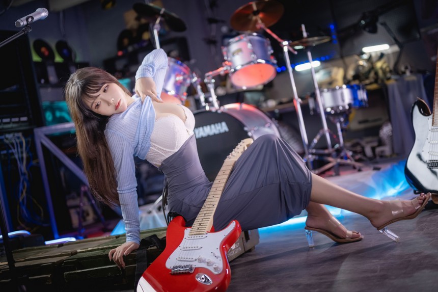 抱走莫子A - 吉他妹妹 [50P1V-1.09GB]