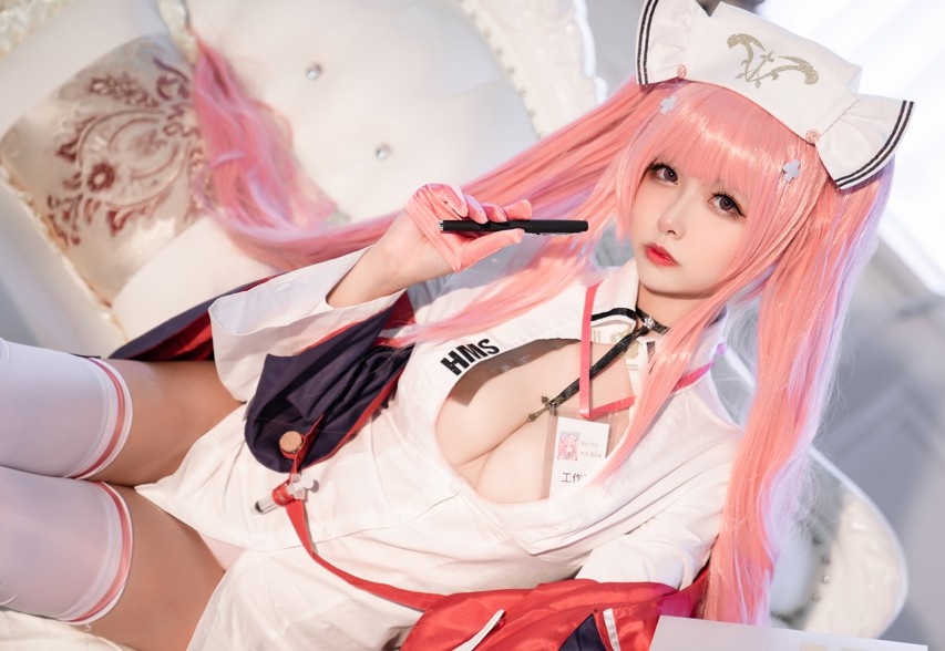 Momoko葵葵：一位来自二次元世界的coser