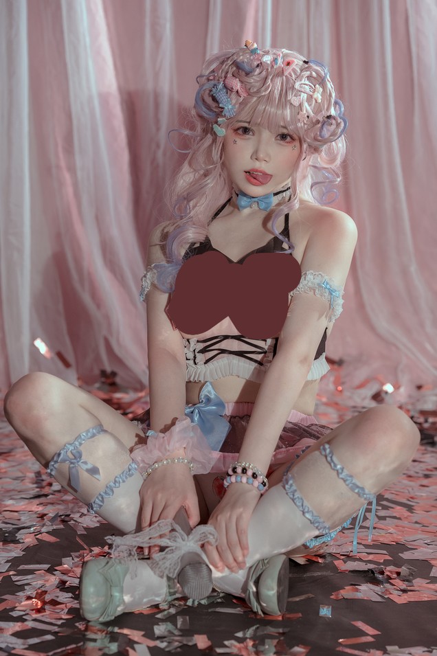 七月喵子 - 爱豆 [33P-342MB]