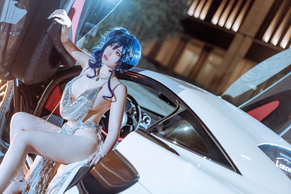 啊日日_Ganlory：身材如此有料的腐宅也真是稀少