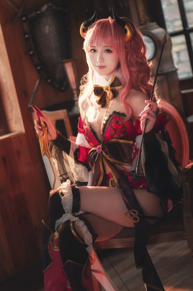 弥音音：Cos写真作品合集