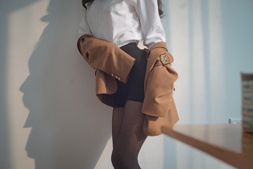 木花琳琳是勇者 - 女子〇生脚コキ48手 [66P3V-2.93GB]