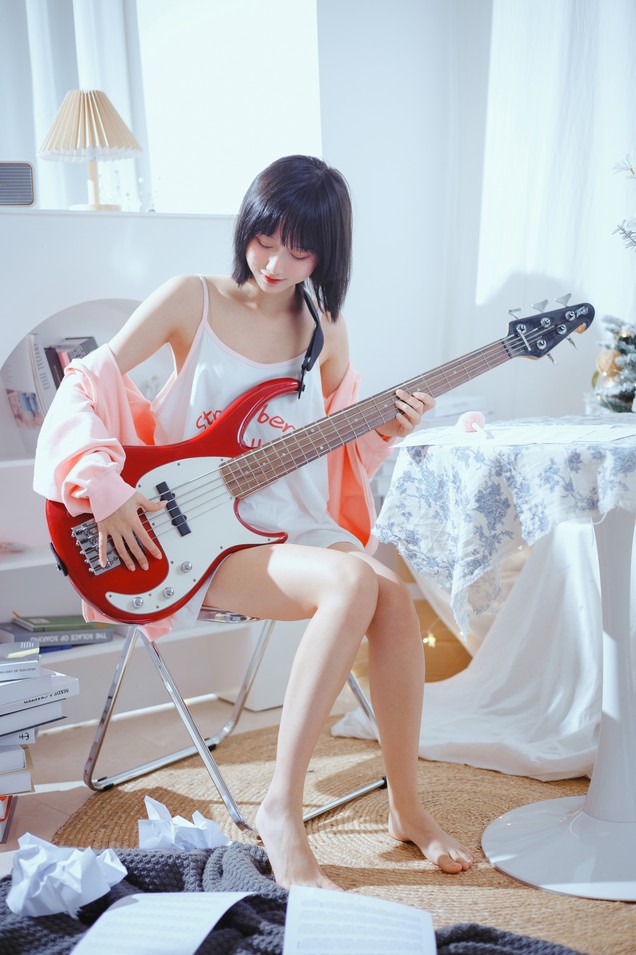 木绵绵OwO – 贝斯与妹妹 [53P-403MB]