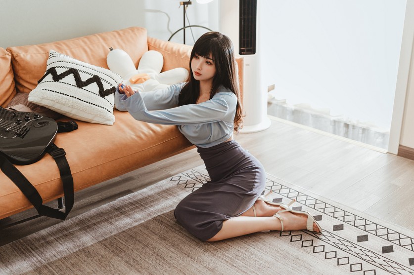 rioko凉凉子 - 吉他妹妹系带裙 [45P1V-1.26GB]