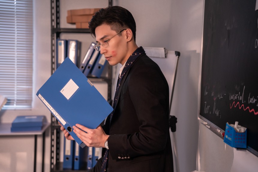 一笑芳香沁 – 档案室OL [33P-222MB]