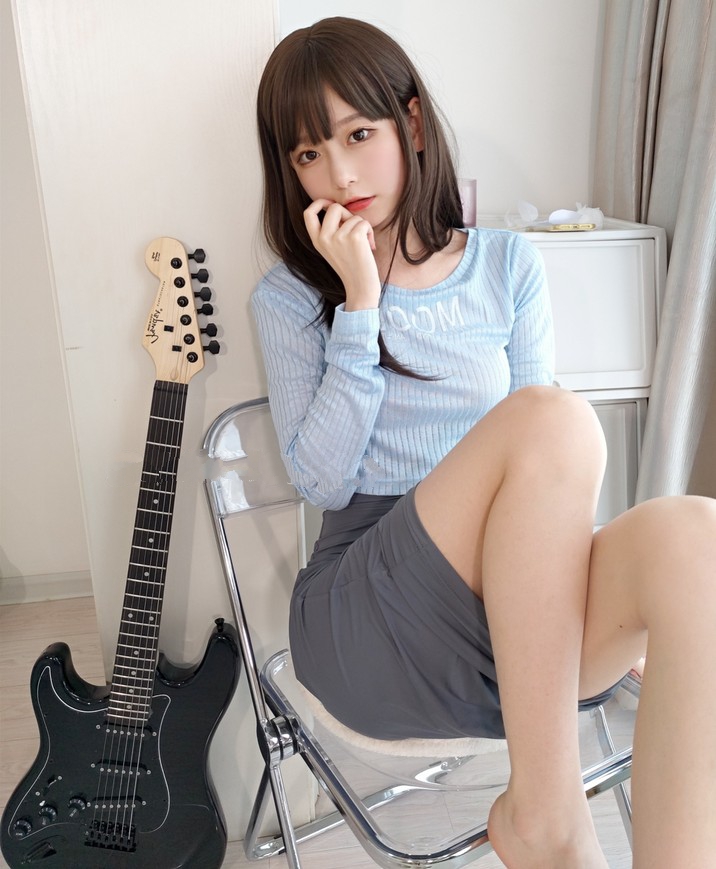 迷之呆梨 - 吉他妹妹 [102P4V-685MB]