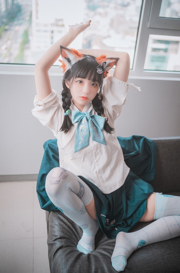 Jenny (정제니) :可爱的小姐姐