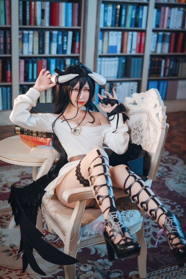 芋圆侑子 - 雅儿贝德私服 [20P2V-277MB]