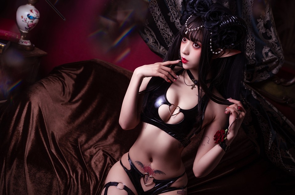 舞小喵：Cos写真作品集