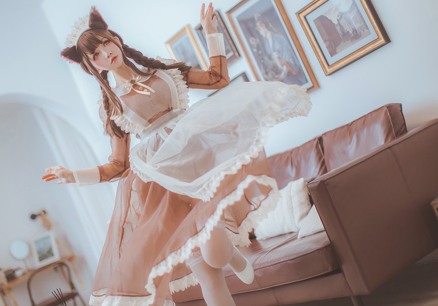 Coser衣衣 - 透明女仆 [31P-263MB]