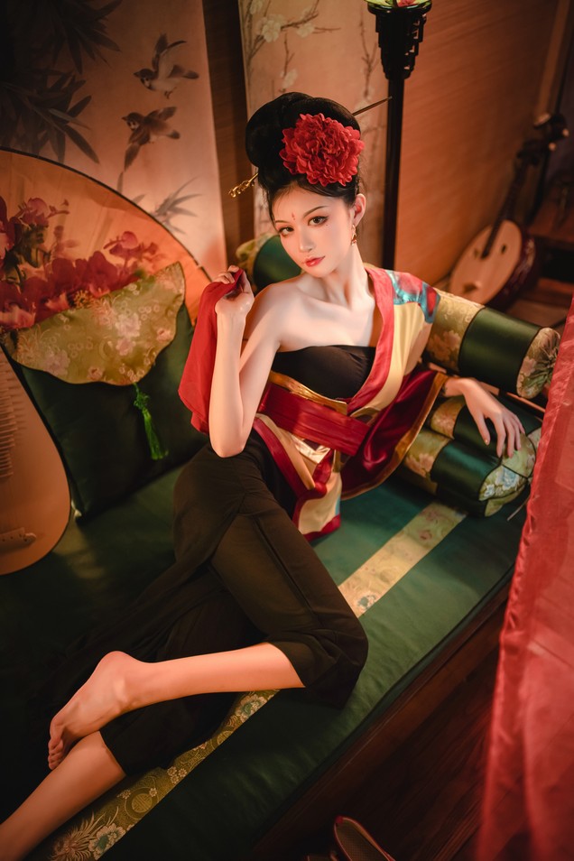 沧霁桔梗：2020年CJCosplay封面大赛最佳个人铜奖