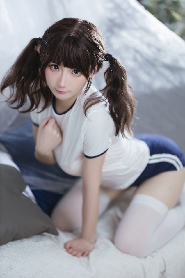 是三不是世w - 束缚 [37P-527MB]