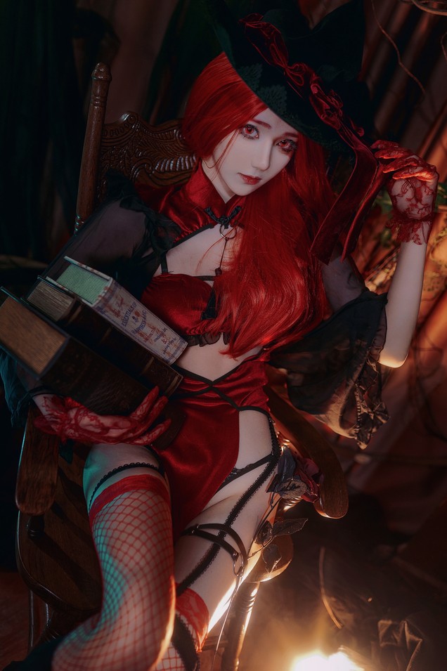 南桃Momoko - 红女巫 [19P-162MB]