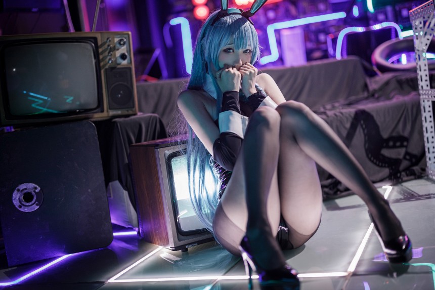 周叽是可爱兔兔 - 树城兔女郎 [28P-427MB]