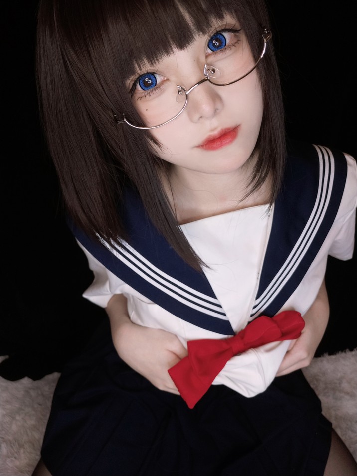 蜜汁猫裘 - 坏学妹自拍 [38P6V-401MB]