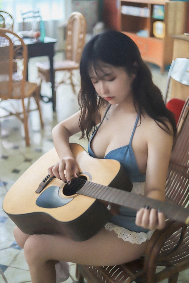 棕桠阿狗崽 - 桃子听蝉 [22P-277MB]