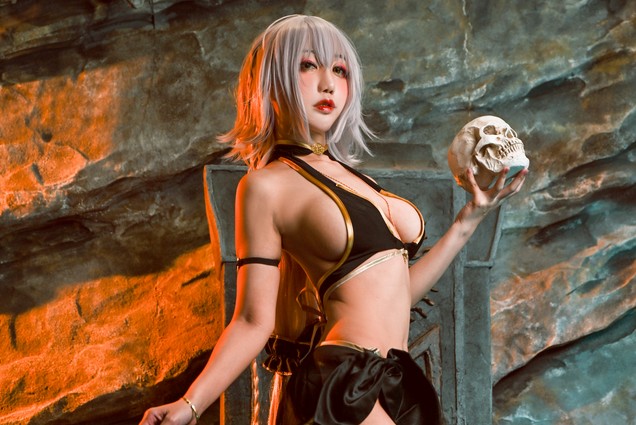 七七小姐 – 黑貞 [15P2V-328MB]