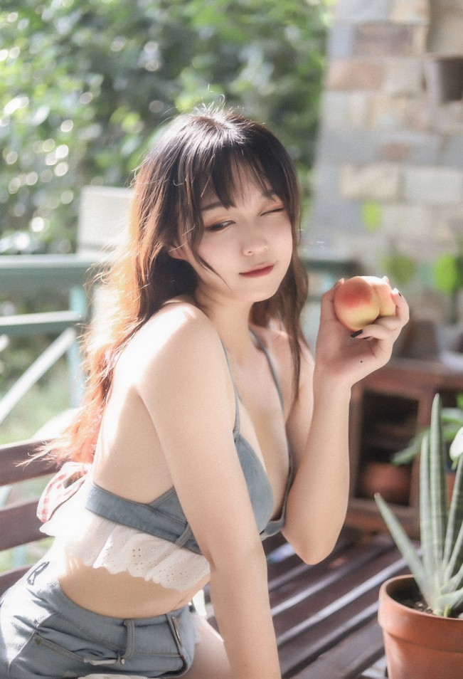 棕桠阿狗崽 - 桃子听蝉 [22P-277MB]