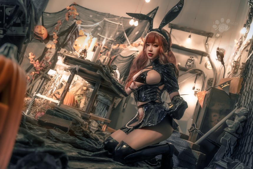 棕桠阿狗崽 – 漆皮兔女仆 [33P-476MB]