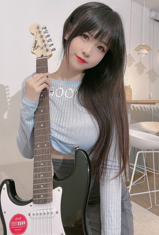 miko酱ww - 吉他妹妹 [39P-195MB]