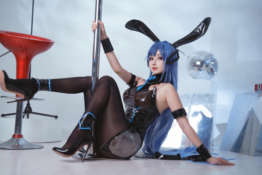 rioko凉凉子 - 花园兔女郎 [42P5V-687MB]