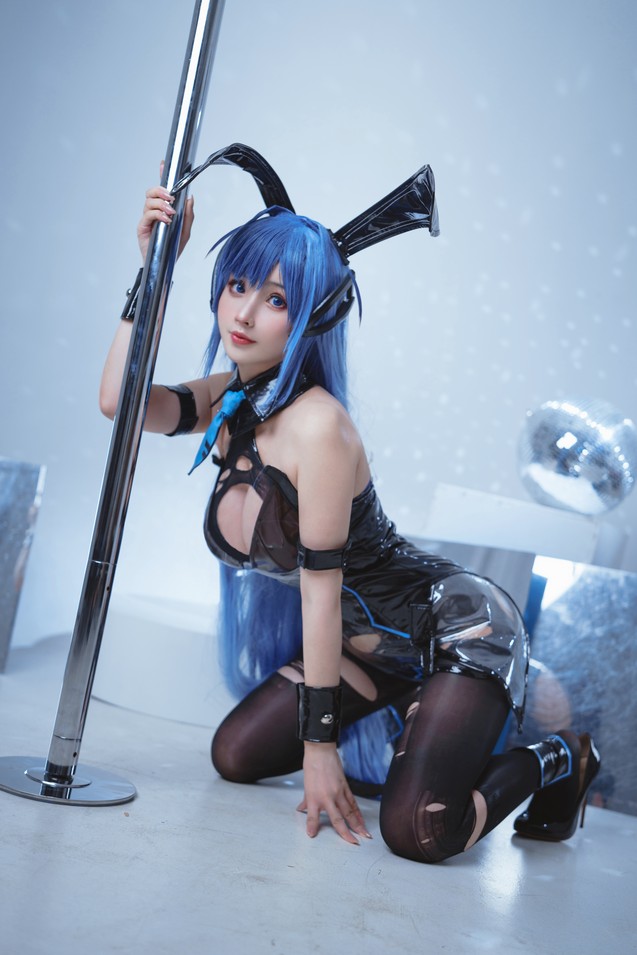 rioko凉凉子 - 花园兔女郎 [42P5V-687MB]