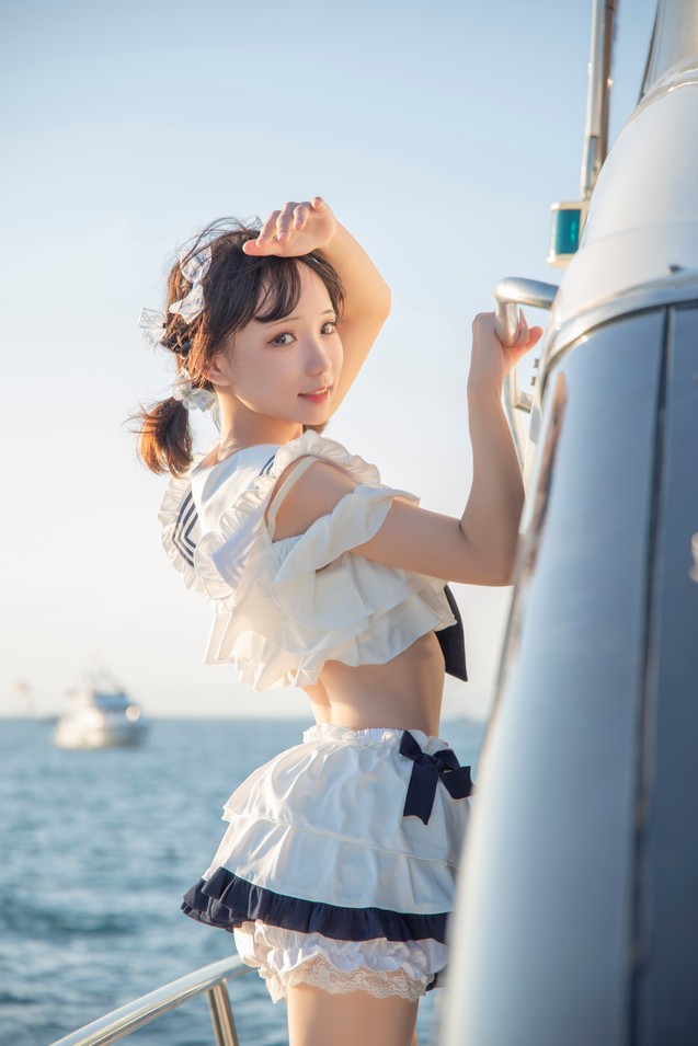 花柒Hana - 三亚熊之海军风泳装 [12P-153MB]