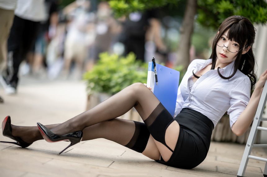 香草喵露露 - 丝袜西装诱惑 [25P-295MB]