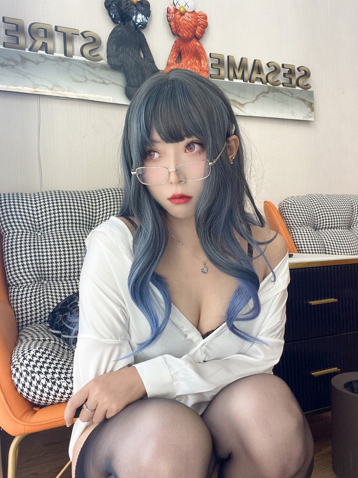 Money冷冷 - 白衬衫+辉夜姬OL制服