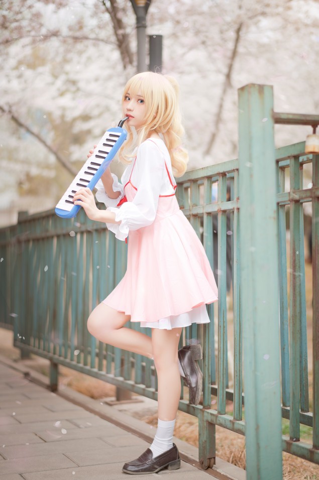 花柒Hana - 宫园熏粉裙 [9P-87MB]