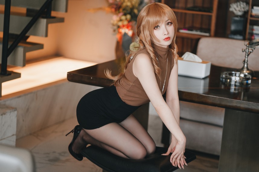 rioko凉凉子 - 任期的一天 公司篇 [30P-502MB]