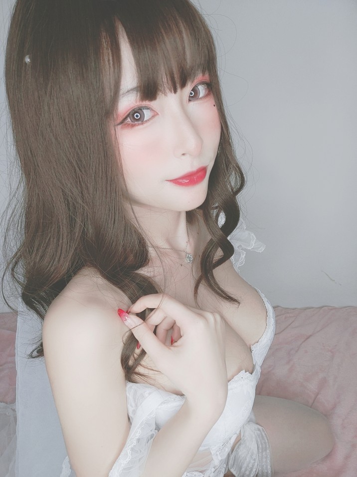 清水由乃 - 花嫁自拍+金发旗袍 2 套