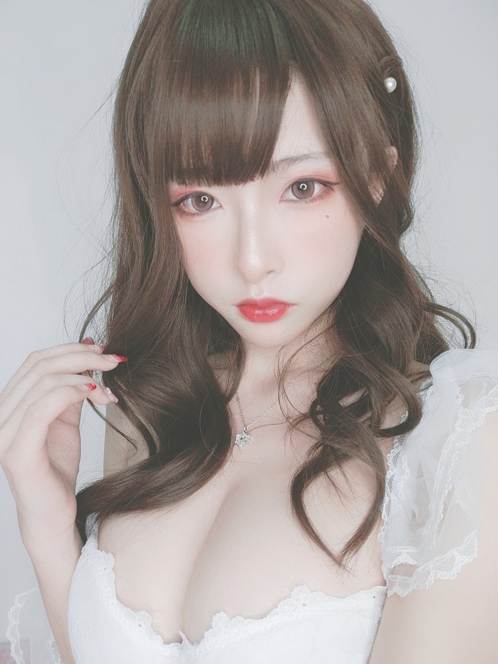 清水由乃 - 花嫁自拍+金发旗袍 2 套