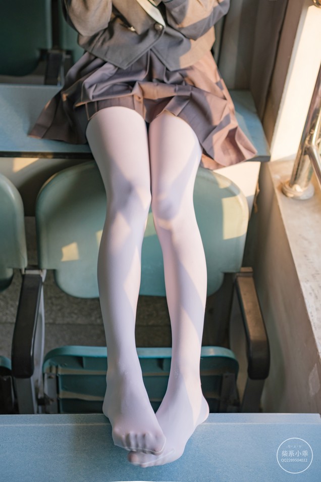 稚乖画册 - 夜夜 教室 [63P1V-595MB]