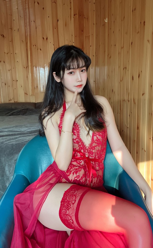 不呆猫 - 霸气红色任期 [57P1V-1.77GB]