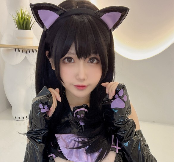 Nyako喵子 – 自撮り11 情人节 [53P-319MB]