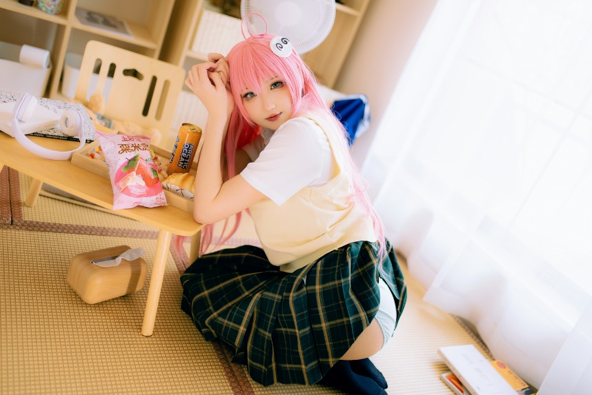 瓦斯塔亚小龙虾 – 鲸+校服 2 套