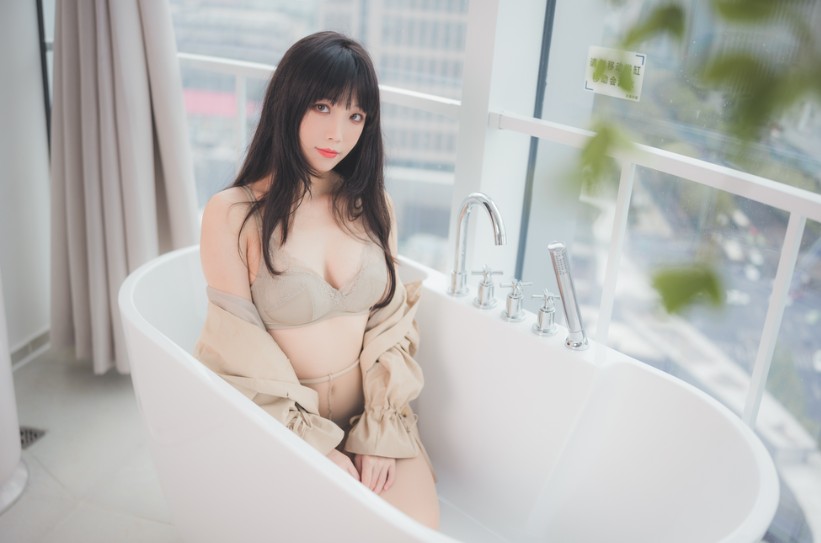 汪知子 – 风衣  [52P-169MB]