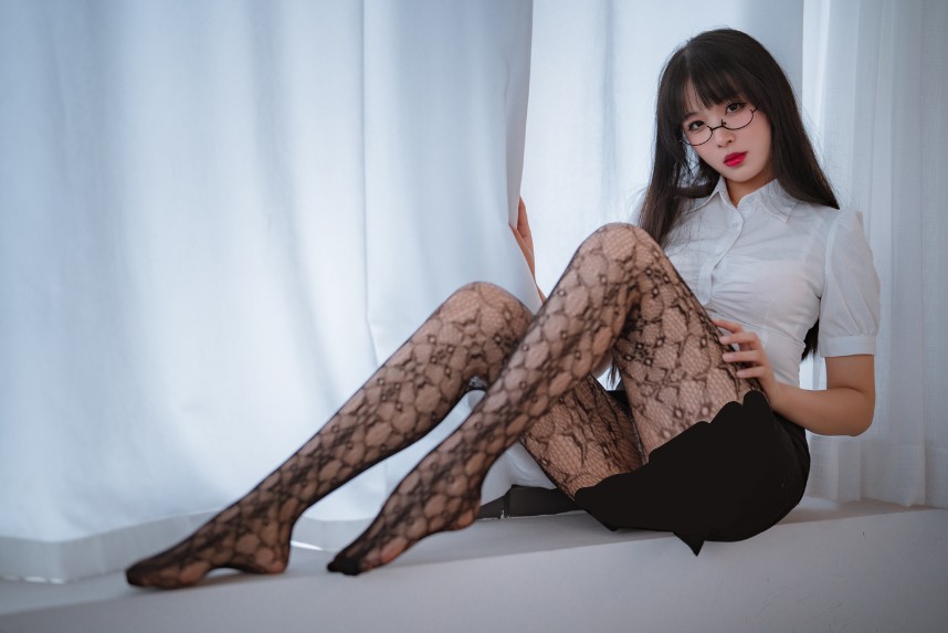 轩萧学姐 - 提花裤袜 [118P2V-449MB]