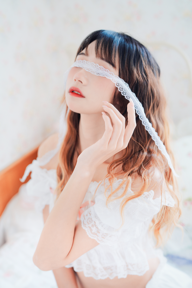 兔子Zzz不吃胡萝卜 - 居家少女&amp;邂逅樱花雨 2 套