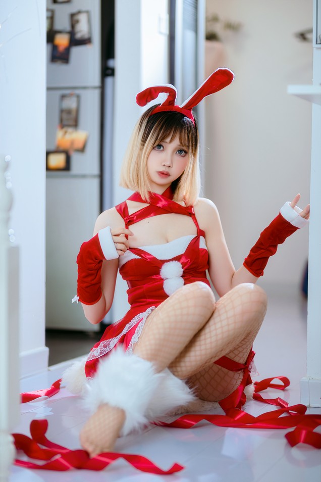 洛桑w伊梓 – 网袜丝带兔兔&小草神 2 套