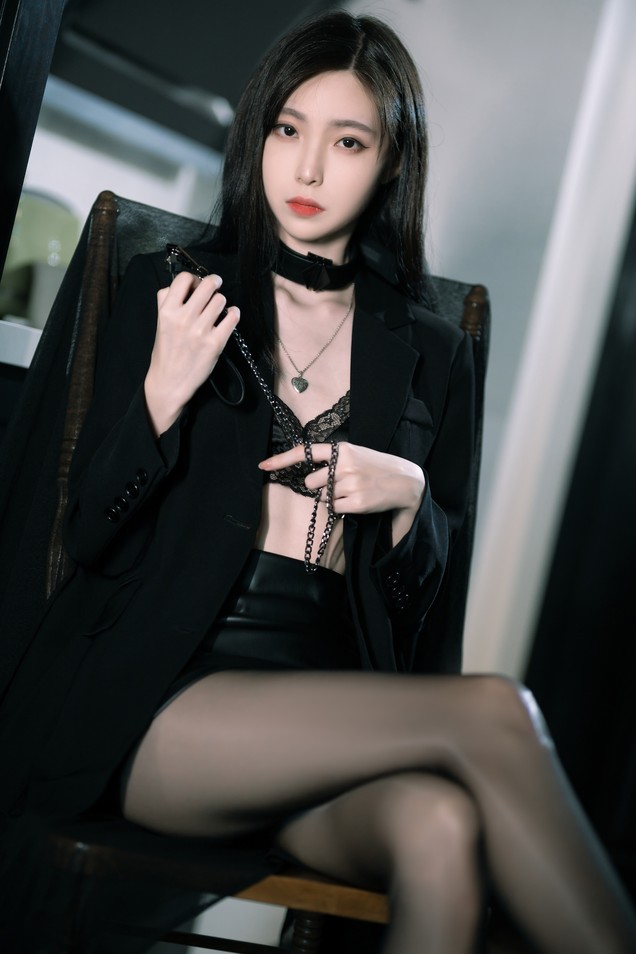 许岚LAN - 黑丝西装 [40P-779MB]