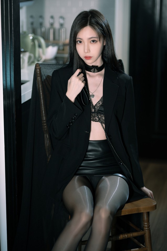 许岚LAN - 黑丝西装 [40P-779MB]