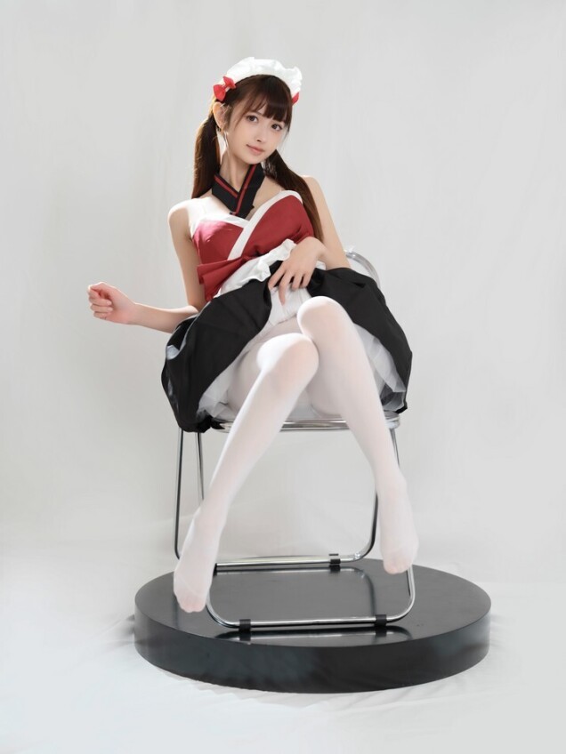 河豚抚子 - 红衣小女仆&amp;居家比基尼 2 套