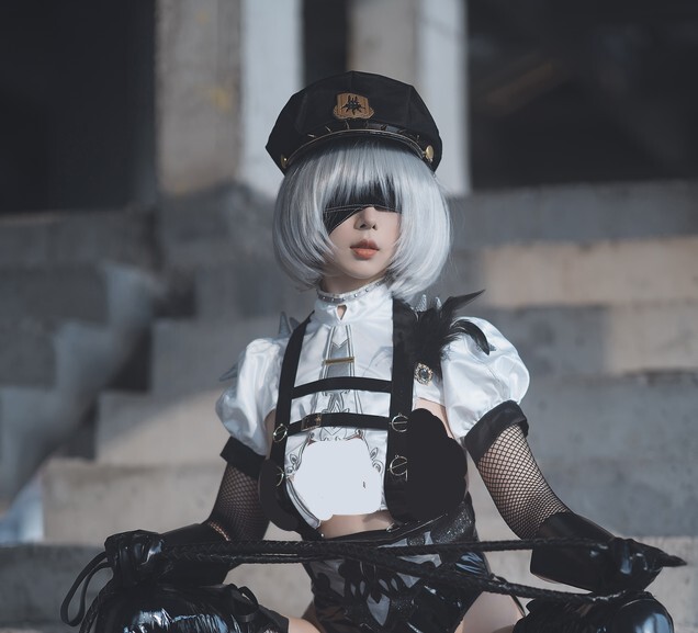 云溪溪 - 奶桃 2B警服&amp;奶桃 花吟 2 套