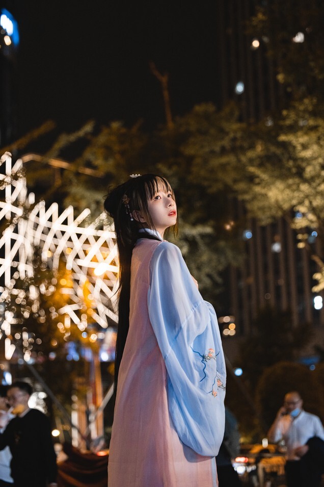 清青琴玖 – 生活的频道&隔世 2 套