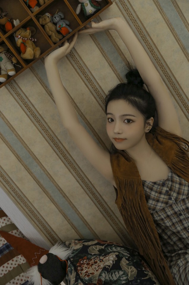 兮嘻嘻 - 任意门 [19P-82MB]