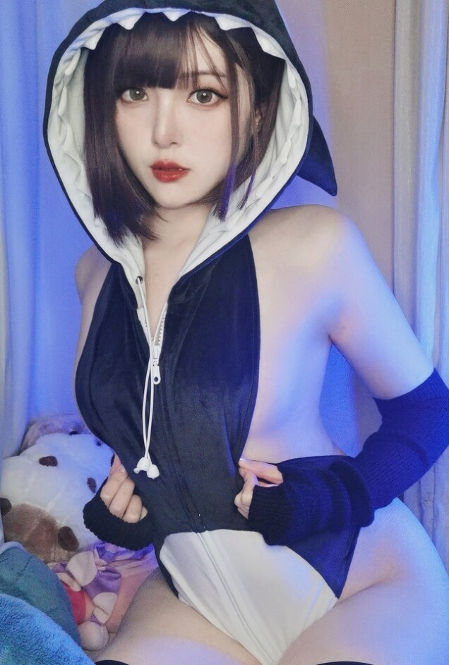 Natsuko夏夏子 - 虎鲸自拍 [25P-101MB]