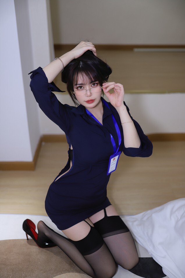 Tina很妖孽呀 - 职业装秘书 [46P-398MB]