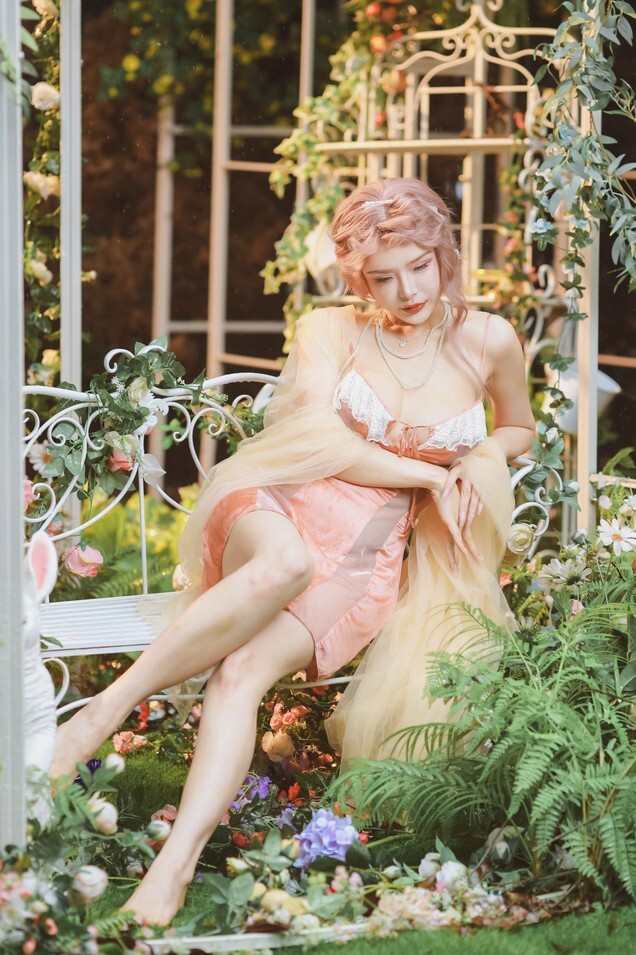 秋和柯基 - 花园嬉水 [67P-862MB]